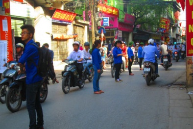'Hàng rào sống' giúp thí sinh thi ĐH 2014 thoát nạn tắc đường